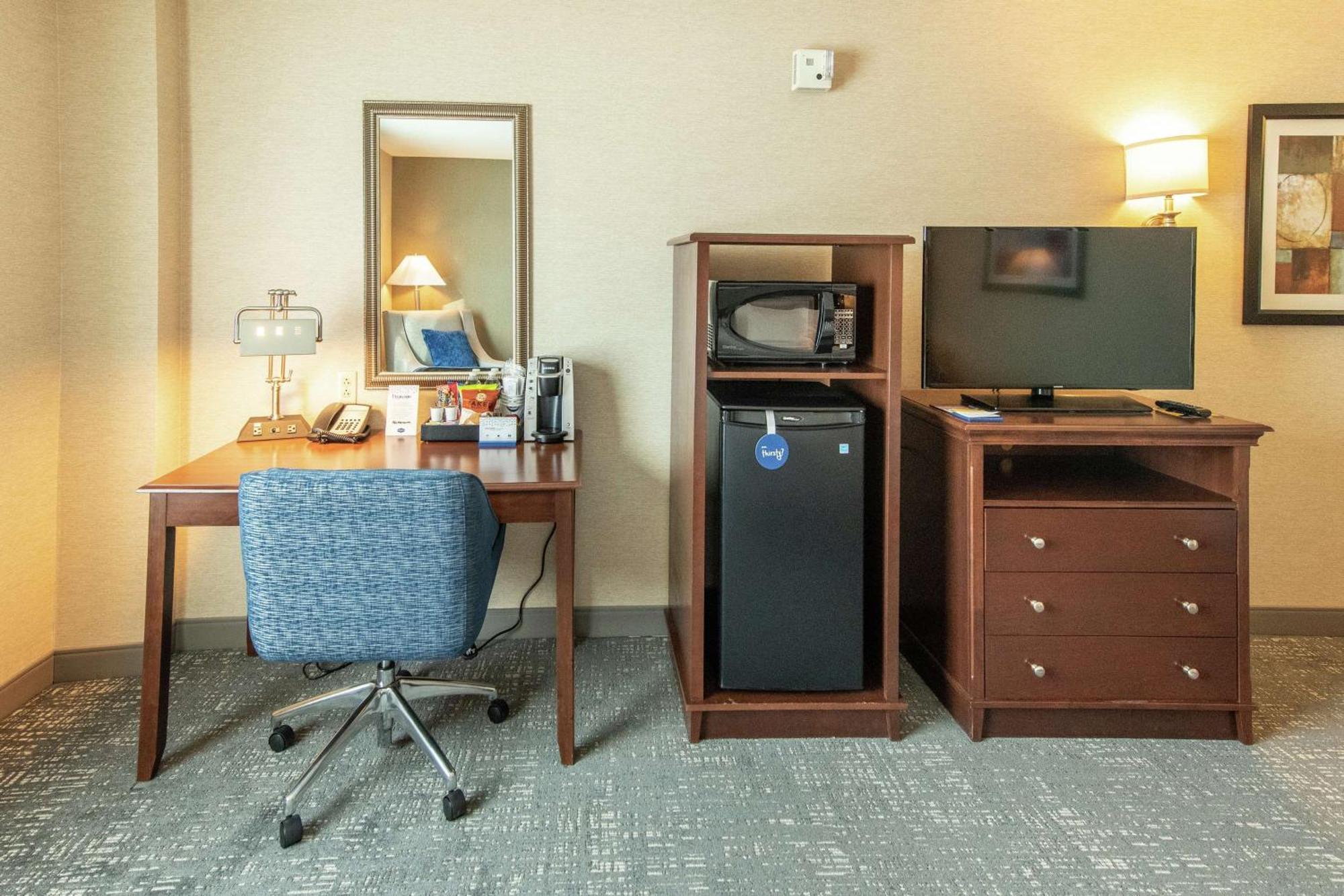 Hampton Inn Presque Isle Exteriör bild