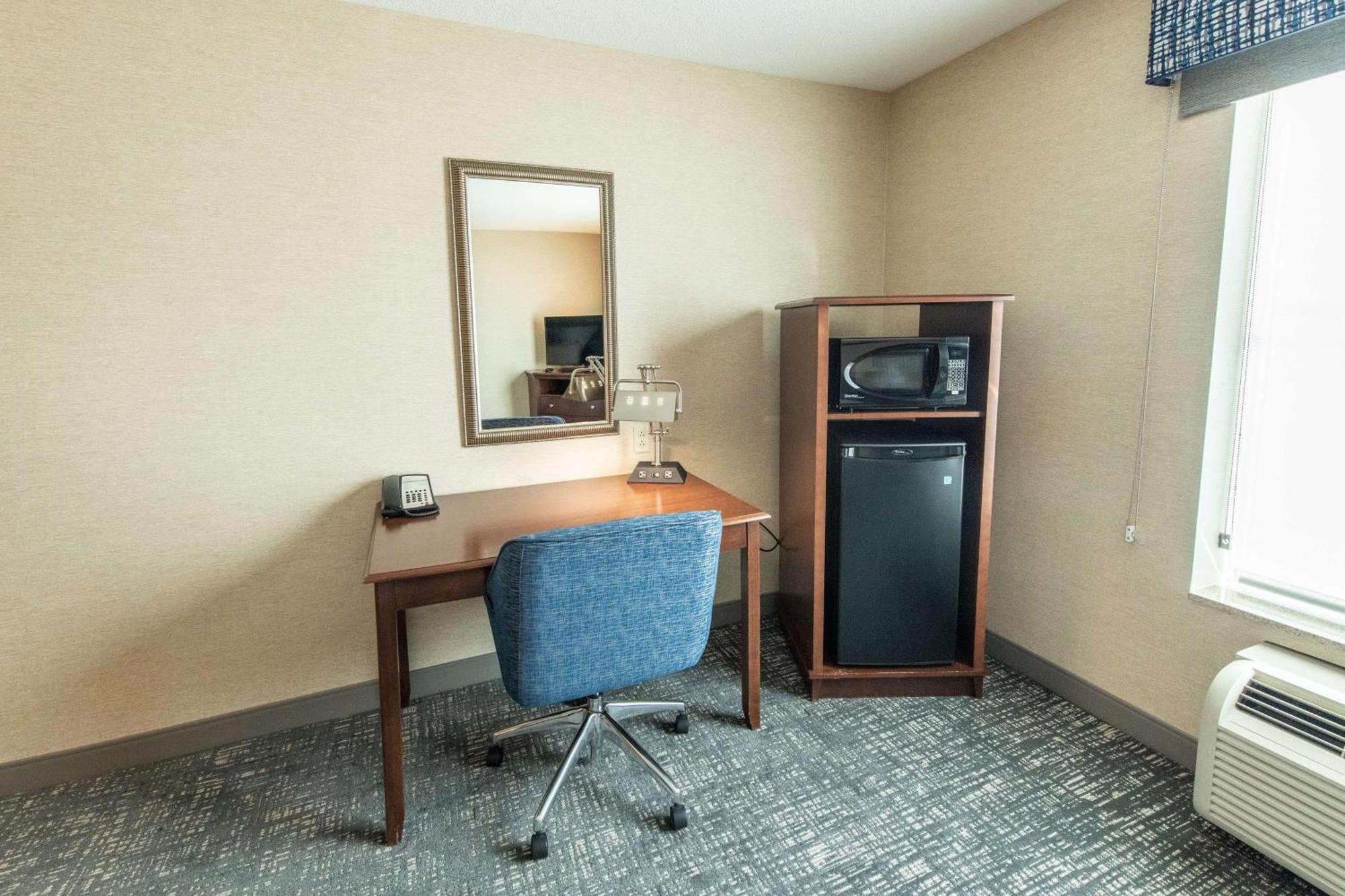 Hampton Inn Presque Isle Exteriör bild