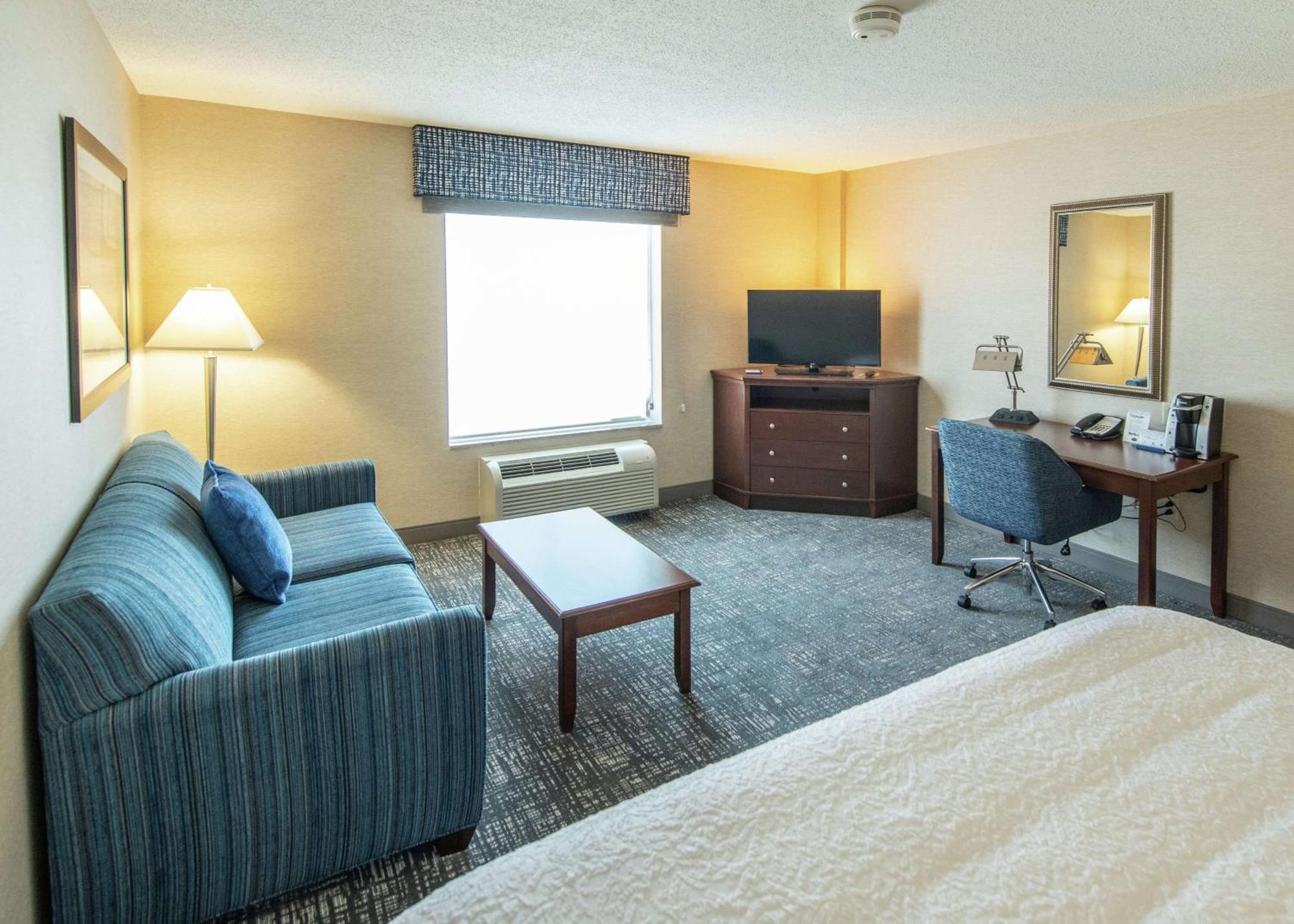Hampton Inn Presque Isle Exteriör bild